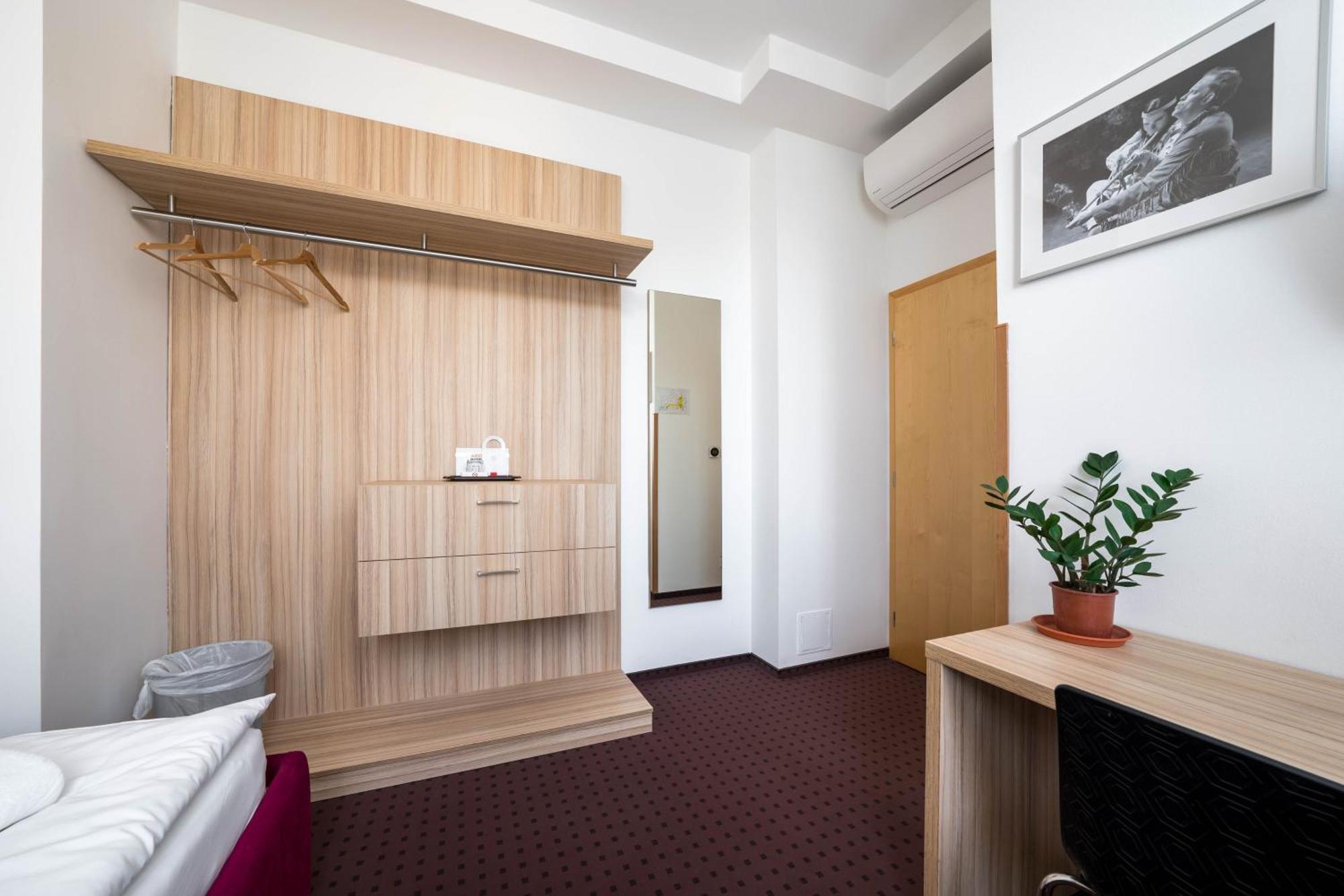 Mini Hotel Akord Ostrava Exteriör bild