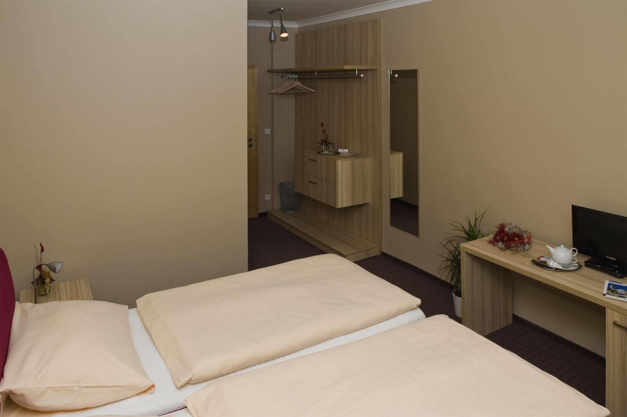 Mini Hotel Akord Ostrava Exteriör bild